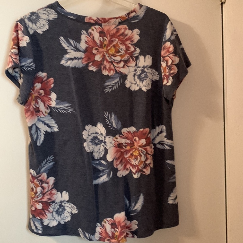 Apt 9 Cute shirt
